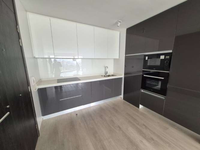 SE ARRIENDA EXCLUSIVO DEPARTAMENTO EN COMUNA DE LA REINA