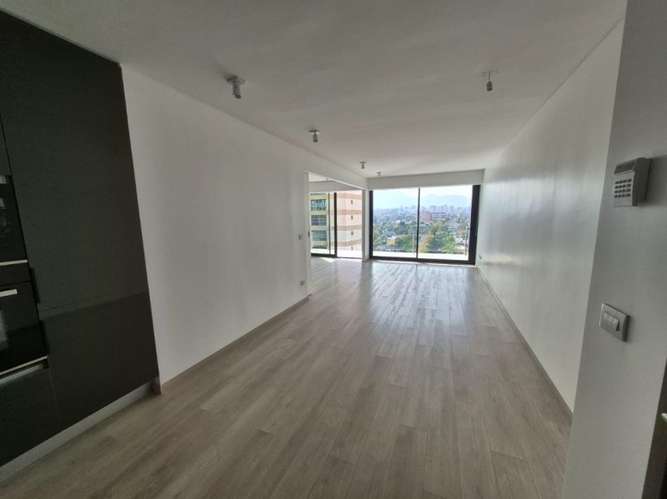 SE ARRIENDA EXCLUSIVO DEPARTAMENTO EN COMUNA DE LA REINA