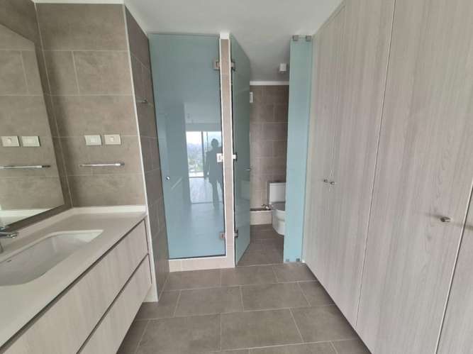 SE ARRIENDA EXCLUSIVO DEPARTAMENTO EN COMUNA DE LA REINA