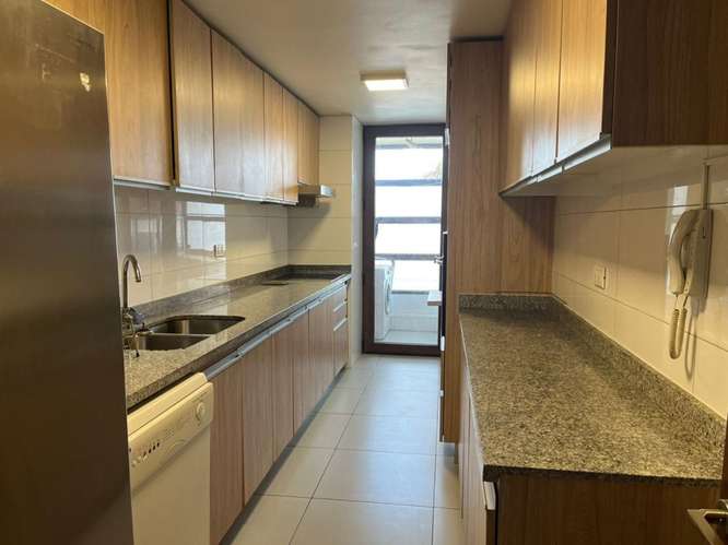 Amplio Departamento en Venta  3 Dormitorios 3 baños Lo Barn. - Imagen 3