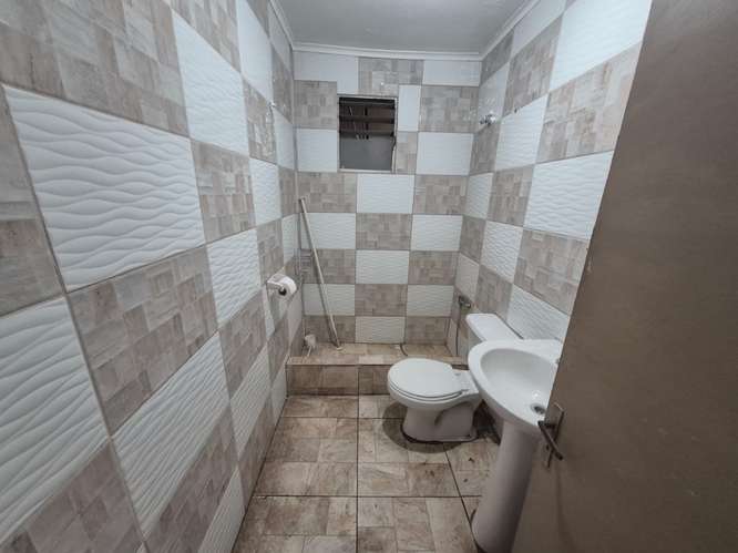CASA DE 2 NIVELES EN PASAJE ENTRADA DE VEHÍCULO TALAGANTE