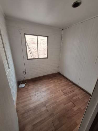 CASA DE 2 NIVELES EN PASAJE ENTRADA DE VEHÍCULO TALAGANTE