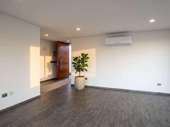 ARRIENDO EXCLUSIVA CASA EN CHICUREO - Imagen 3