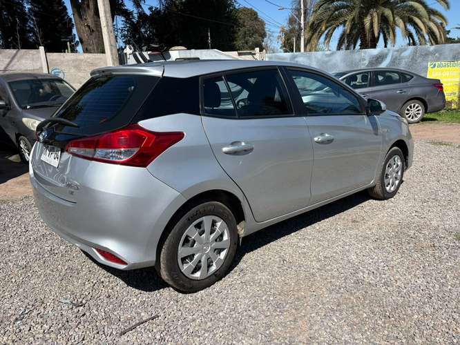 Toyota Yaris Sport E - Imagen 4