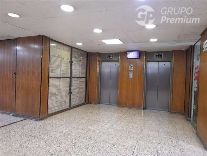 OPORTUNIDAD PARA INVERTIR EN PLENO CENTRO DE SANTIAGO - Imagen 12