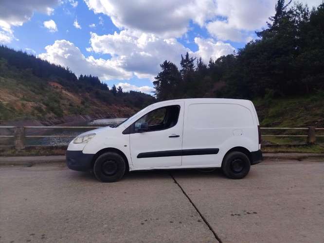 Se vende peugeot partner 2015 diesel