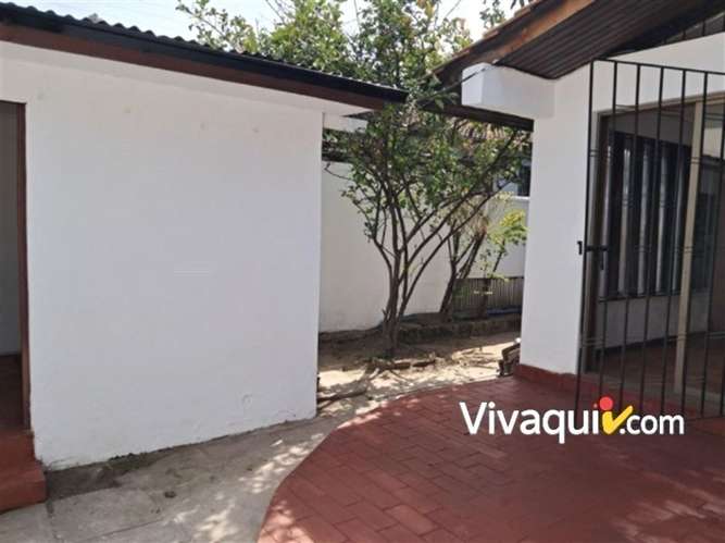 Casa en arriendo de 5 dorm. en La Reina - Imagen 2