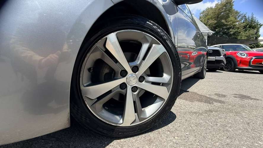 Peugeot 308 1.2 ALLURE PACK PURETECH 130HP AT (2017) - Imagen 4