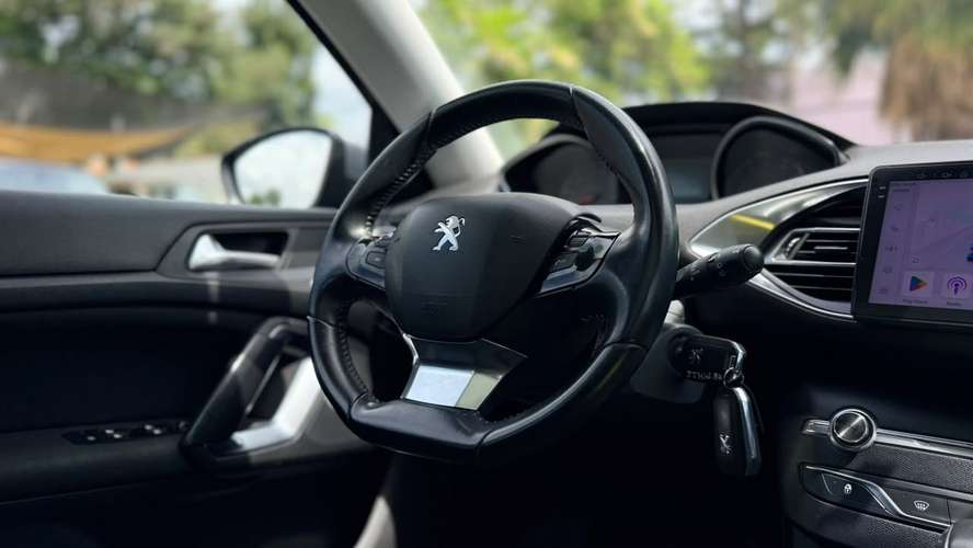 Peugeot 308 1.2 ALLURE PACK PURETECH 130HP AT (2017) - Imagen 10