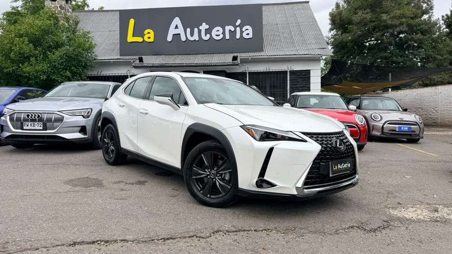 Lexus UX 250h 2.0 H LUX 4X2 AT 5P (2023) - Imagen 2