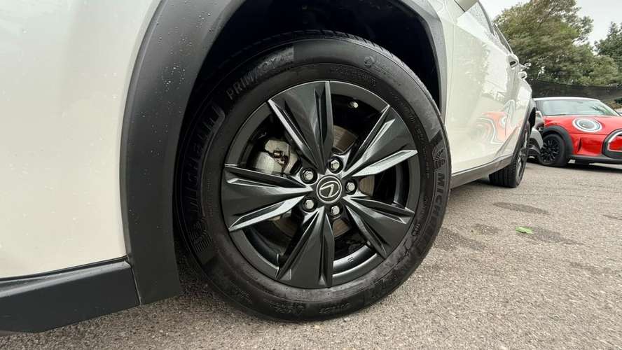 Lexus UX 250h 2.0 H LUX 4X2 AT 5P (2023) - Imagen 5
