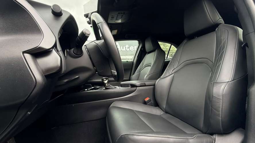 Lexus UX 250h 2.0 H LUX 4X2 AT 5P (2023) - Imagen 6