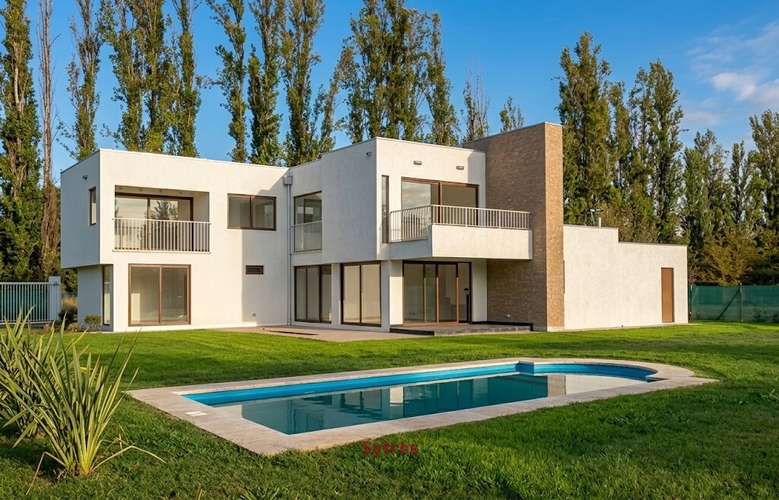 Arriendo Amplia Casa en El Algarrobal Chicureo