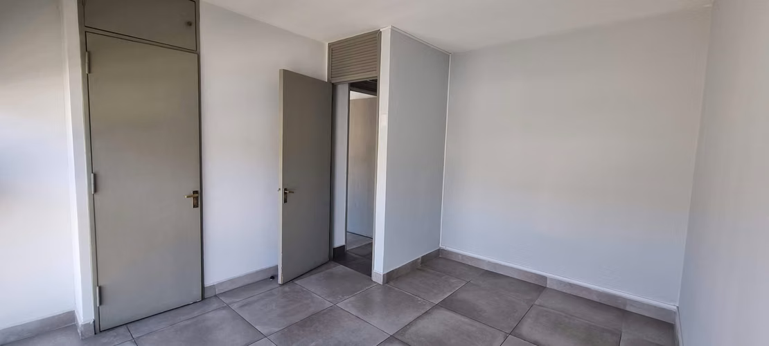 Oficina remodelada en pleno centro financiero de Valparaíso - Imagen 7