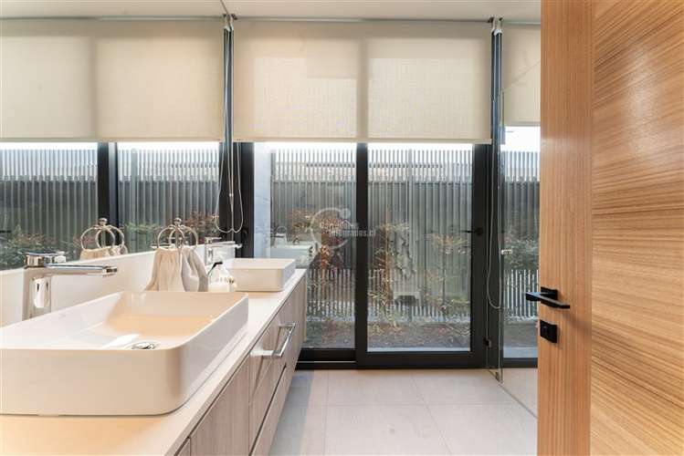 Casa en arriendo de 4 dorm. en Las Condes - Imagen 9