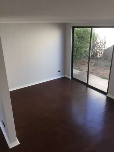 CÓMODA CASA SE ARRIENDA CONDOMINIO PIE ANDINO - Imagen 5