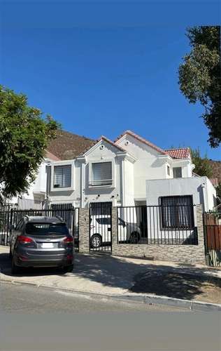 Casa en venta de 5 dorm. en Pudahuel