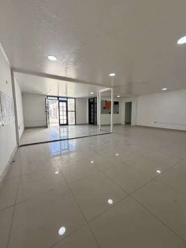 SE ARRIENDA LOCAL COMERCIAL SECTOR DE ALTO FLUJO