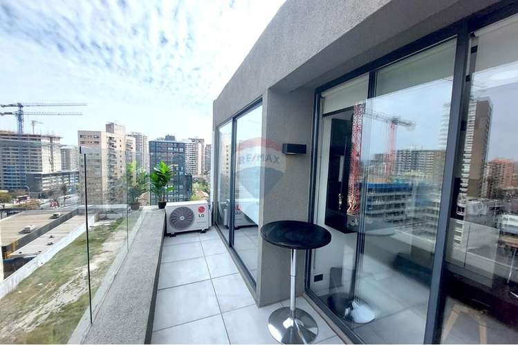 Moderno dpto en ñuñoa,  con terraza y vista - Imagen 9