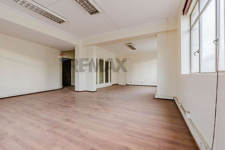 Oficina de 205 m² para empresas e instituciones - Imagen 6