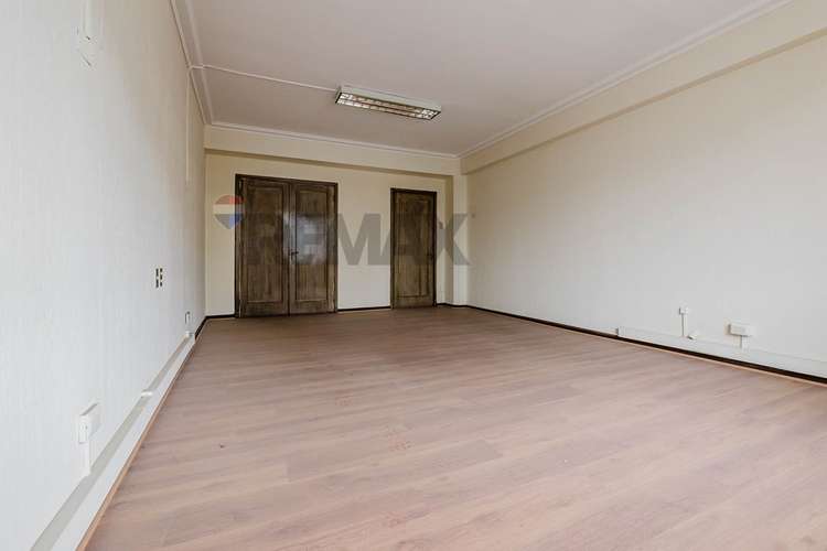 Oficina de 205 m² para empresas e instituciones - Imagen 8