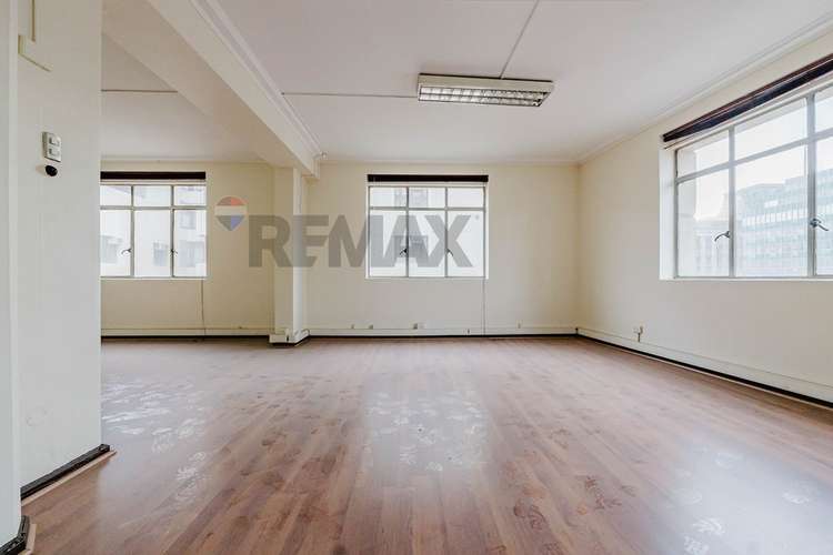 Oficina de 205 m² para empresas e instituciones - Imagen 22