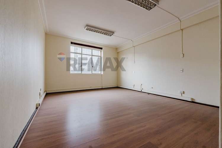 Oficina de 205 m² para empresas e instituciones - Imagen 12