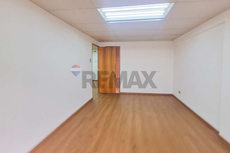 Exclusiva oficina barrio el golf - Imagen 10