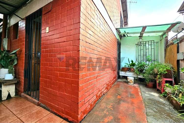 Acogedora casa con patio en 95 m2  de terreno