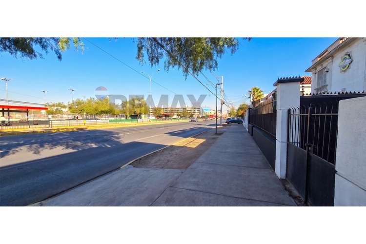 Proyecto strip center, uso comercial o residencial - Imagen 6