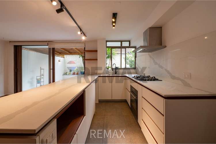 Lindo depto 1d2b + patio privado, renovado - Imagen 7