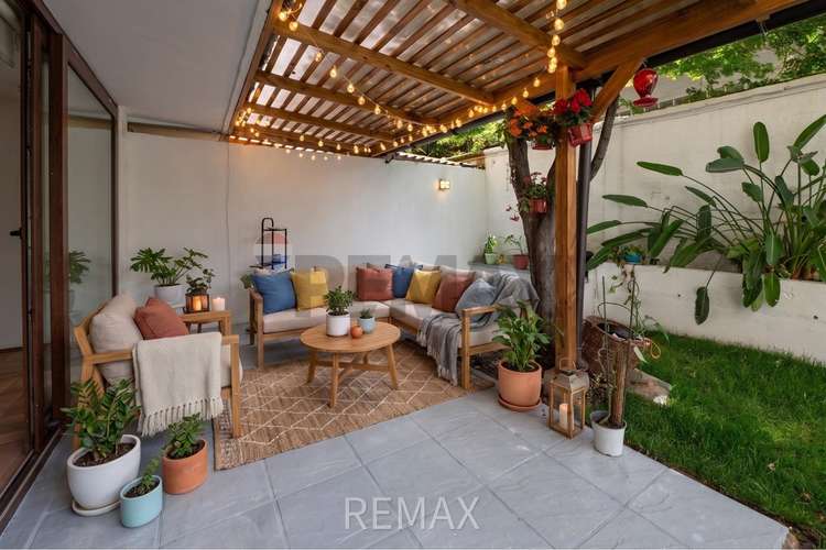 Lindo depto 1d2b + patio privado, renovado - Imagen 2