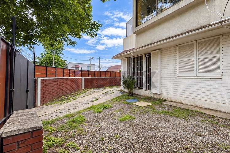 Casa de 2 pisos con loft independiente las condes - Imagen 16