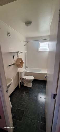 ARRIENDO AMPLIA Y HERMOSA CASA IDEAL PARA VIVIR TRANQUILO - Imagen 4
