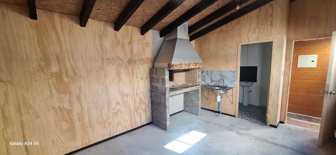 ARRIENDO AMPLIA Y HERMOSA CASA IDEAL PARA VIVIR TRANQUILO - Imagen 9