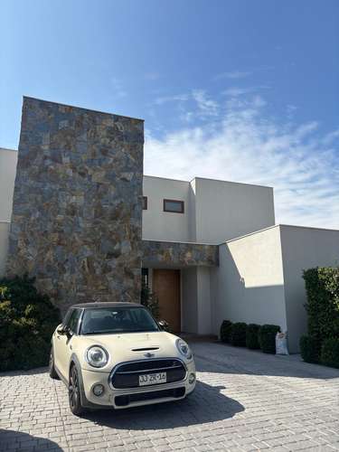 VENTA HERMOSA CASA EN PIEDRA ROJA, 4 HA 5BA - Imagen 1