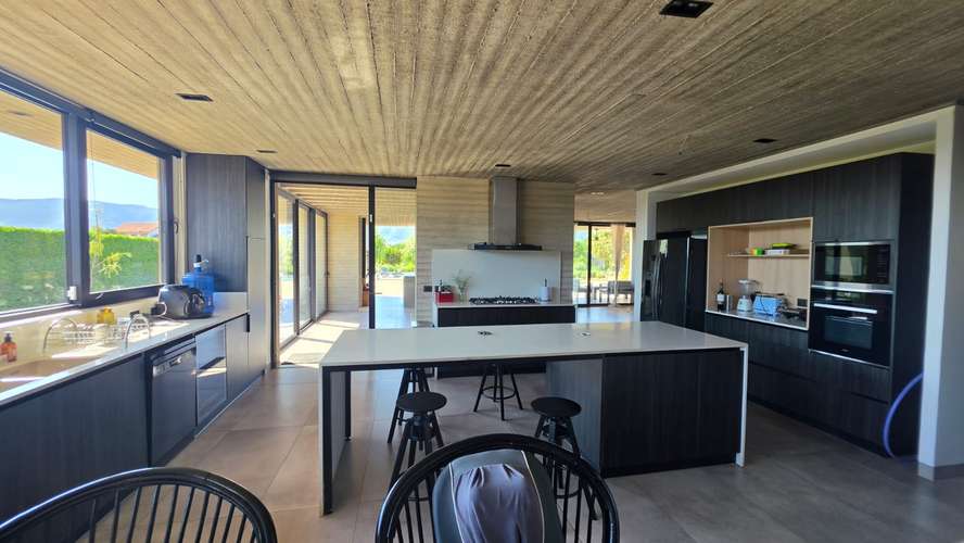 VENTA DE MODERNA CASA EN LAS CRUCES LIMACHE - Imagen 6