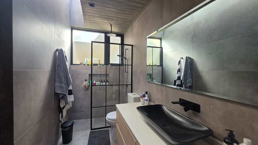 VENTA DE MODERNA CASA EN LAS CRUCES LIMACHE - Imagen 19