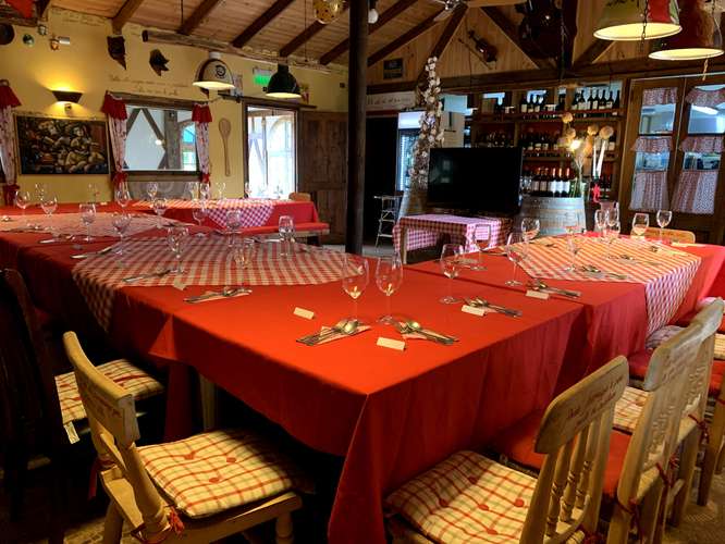 Propiedad Comercial En Los Laureles, Ex Restaurante-pizzería Pavarotti