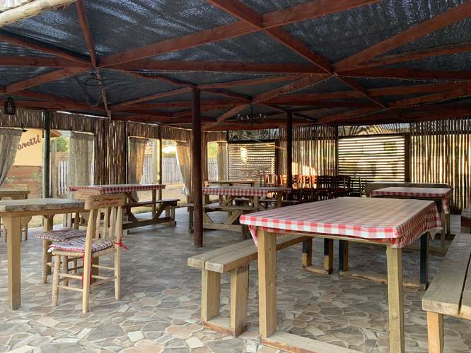 Propiedad Comercial En Los Laureles, Ex Restaurante-pizzería Pavarotti
