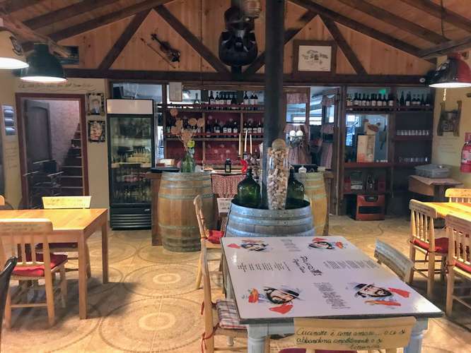 Propiedad Comercial En Los Laureles, Ex Restaurante-pizzería Pavarotti