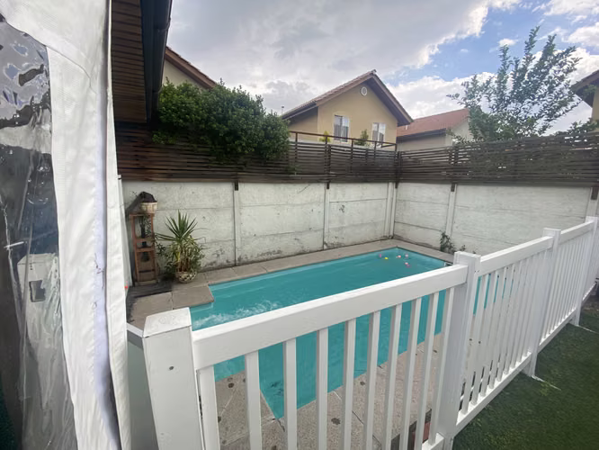 Hermosa casa, barrio tranquilo y fácil acceso a Santiago centro. - Imagen 8