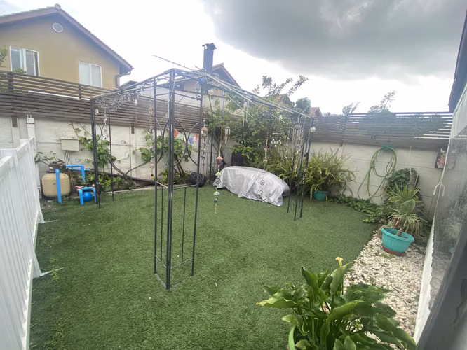 Hermosa casa, barrio tranquilo y fácil acceso a Santiago centro. - Imagen 9