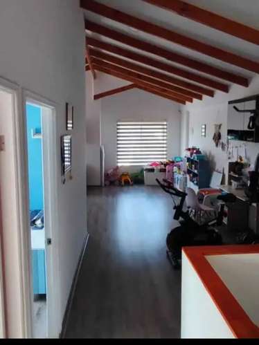 Moderna Casa con Excelente Conectividad (187923) - Imagen 6