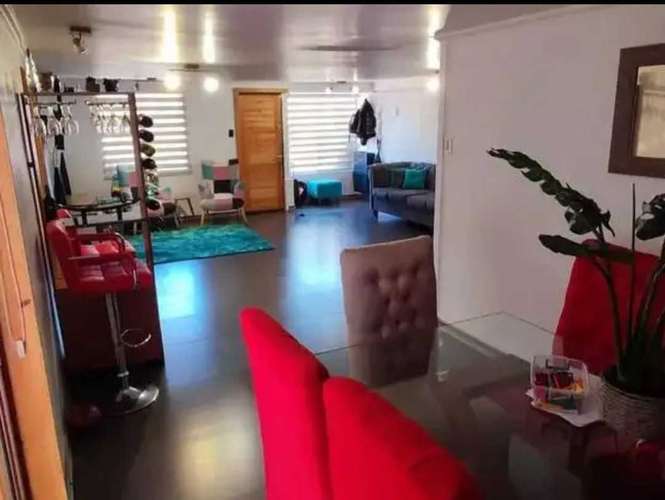 Moderna Casa con Excelente Conectividad (187923) - Imagen 5