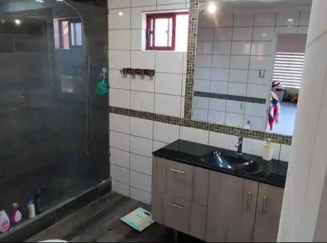Moderna Casa con Excelente Conectividad (187923) - Imagen 4