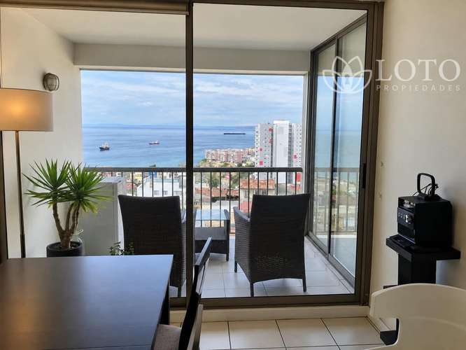 Departamento con vista al mar en cerro Barón