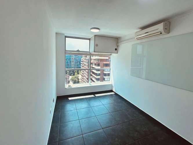 Excelente oficina en Venta, dos ambientes, Metro Manquehue - Imagen 5