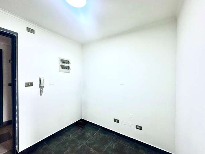 Excelente oficina en Venta, dos ambientes, Metro Manquehue - Imagen 6