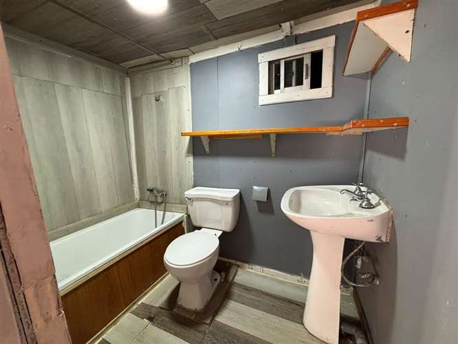 Casa con amplio terreno en el centro de Punta Arenas - Imagen 9